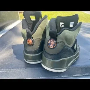 Jordan Spizike size 12 8/10 they sell on stockx for 575 Jordan Spizike Knicks Orange Men main image 4